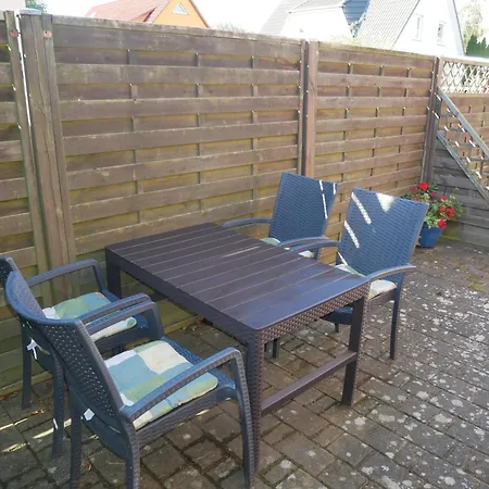 Leuchtturm Mit Terrasse Und Grill Apartman *