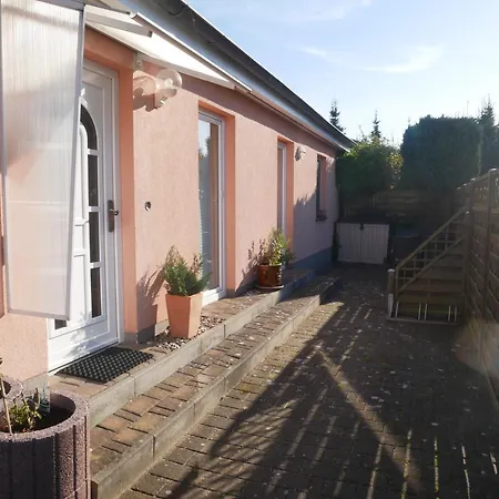Leuchtturm Mit Terrasse Und Grill Zinnowitz
