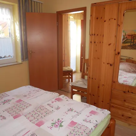 Apartamento Leuchtturm Mit Terrasse Und Grill Zinnowitz