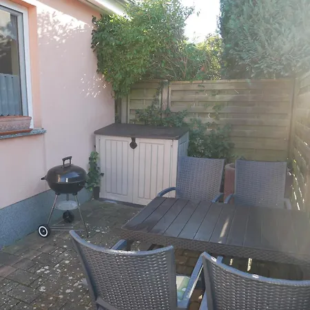 Apartamento Leuchtturm Mit Terrasse Und Grill Zinnowitz